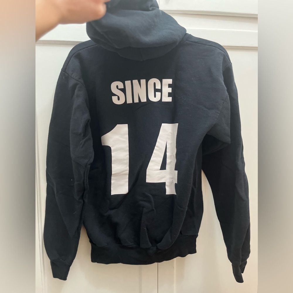Queen Sweatshirt - Picture 2 of 5